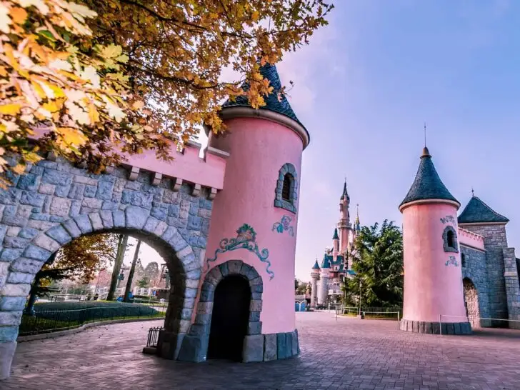 Planning a trip to Disney World can be overwhelming! Discover awesome tips and tricks to make planning and enjoying your trip to Disney World a breeze!#DisneyWorld #FamilyTravel #Travel