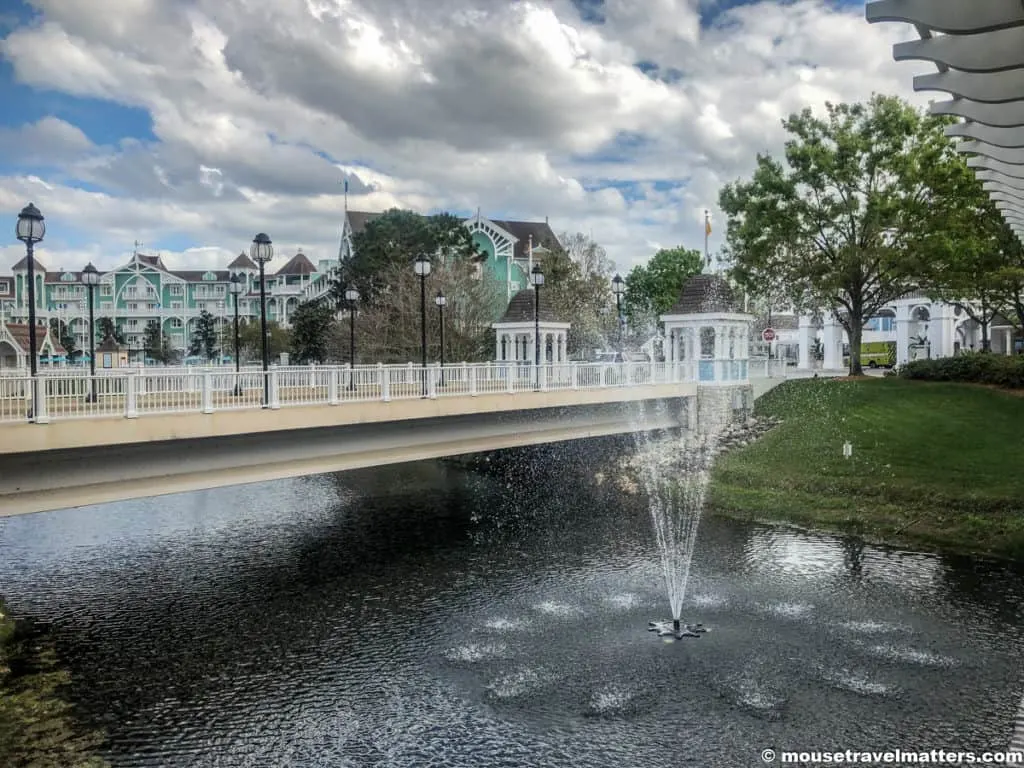 We absolutely LOVE the Disney Boardwalk. Complete with beaches, great restaurants and resorts meant for lounging, the Boardwalk is the best place to get away from the Disney crazy and feel like you're on vacation! See everything to DO, SEE and EAT!  #disneytips #disneyvacation #disneyboardwalk