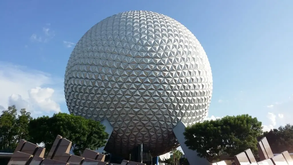 Walt Disney World is a big magical place filled with many attractions. As a Walt Disney World first timer, planning and coordinating your vacation, it is easy to forget the small things. Check out these great Walt Disney World Tips for first timers.