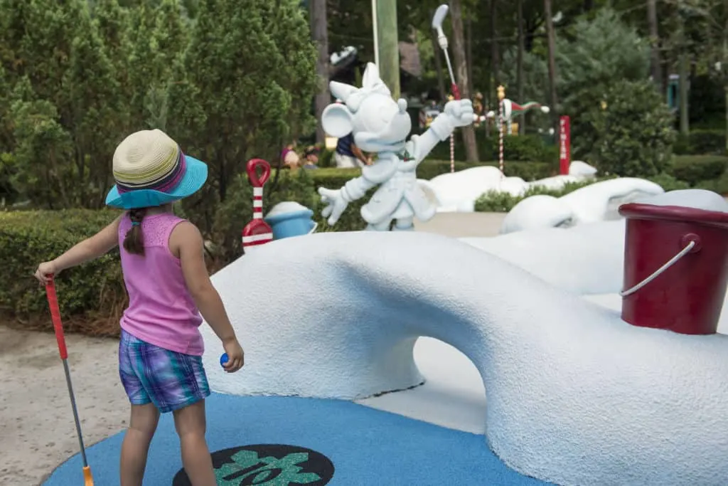 Everything you need to know about Disney's Blizzard Beach Waterpark. #waltdisneyworld #disney #disneyparks #disneyworld #disneytips #blizzardbeach 