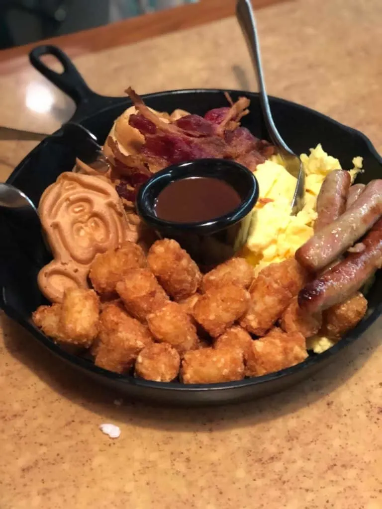 Review of Chip 'n' Dale's Harvest Feast Breakfast at Garden Grill in Epcot at Walt Disney World