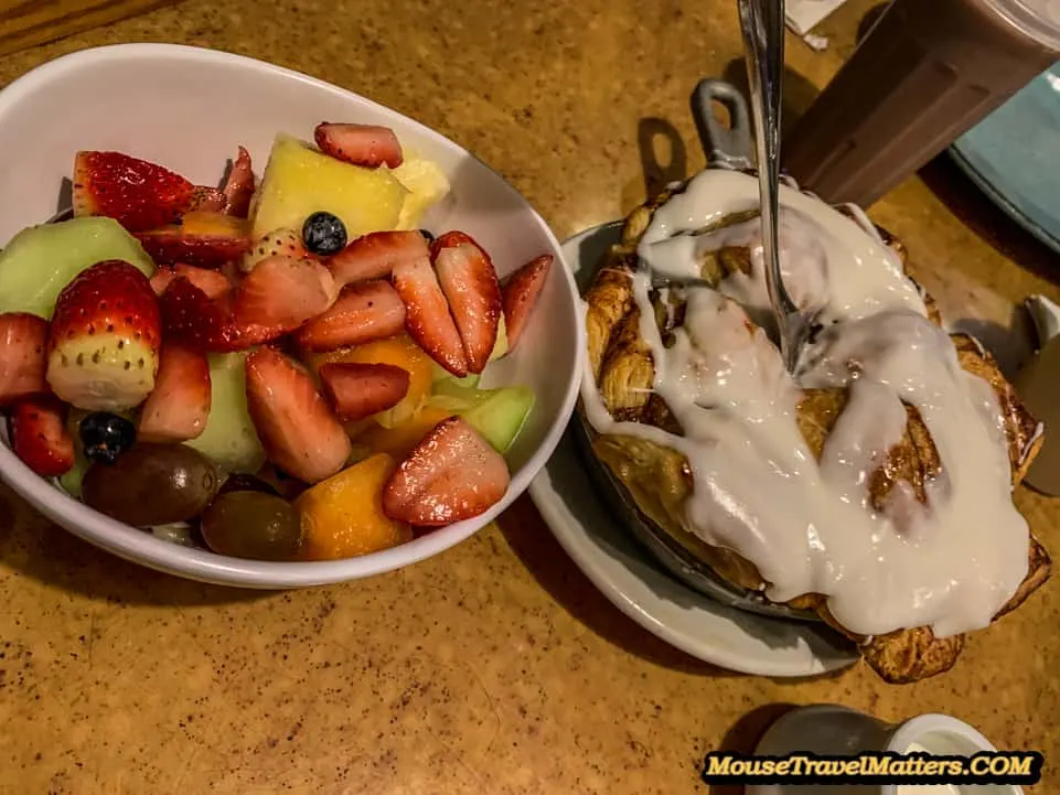 Review of Chip 'n' Dale's Harvest Feast Breakfast at Garden Grill in Epcot at Walt Disney World