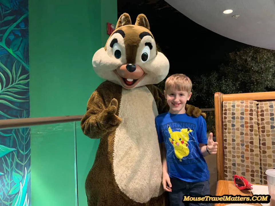 Review of Chip 'n' Dale's Harvest Feast Breakfast at Garden Grill in Epcot at Walt Disney World