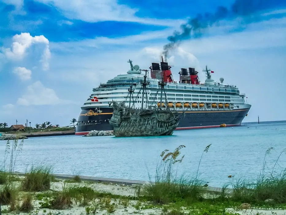 Sailing on a Disney Cruise? Here are some Disney Cruise tips which show you what you really must not pack! #Disney #DisneyCruise #DisneyCruisePlanning #DisneyCruiseTips #DisneyWonder #DisneyFantasy #DisneyCruisePacking #CruisePacking #DisneyCruiseTip #DisneyFantasy #DisneyDream #DisneyWonder #DisneyMagic