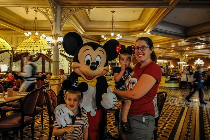 Tips for Dining with Disney Characters at Walt Disney World