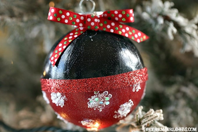 10 DIY Disney Christmas Decorations