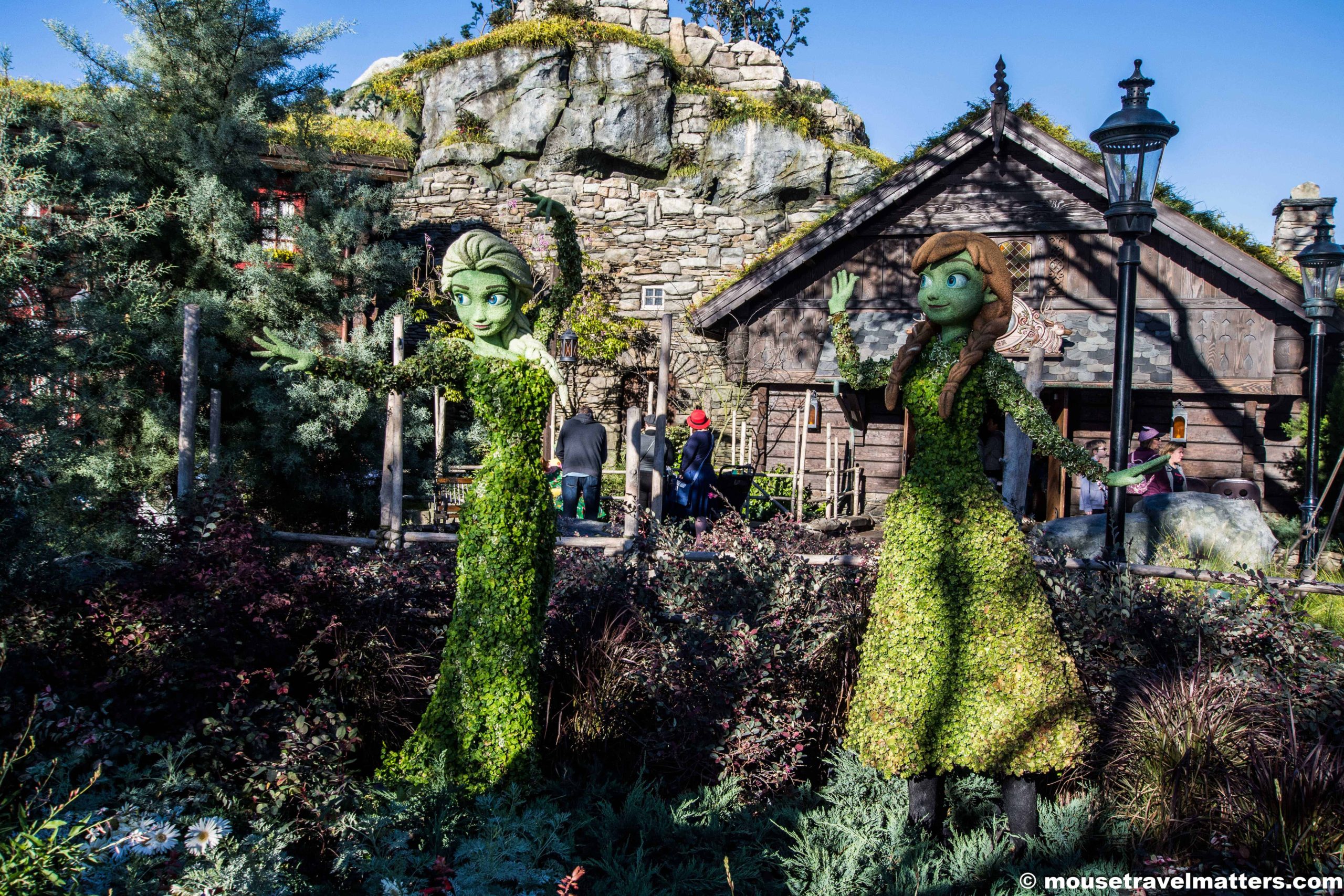 Elsa & Anna Topiary Norway Pavilion