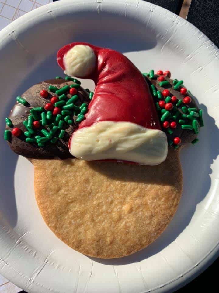 The holidays are here and new this year to Epcot's Festival of the Holidays is the Cookie Stroll. This is perfect for kids and adults alike! #disneyholidays#epcot