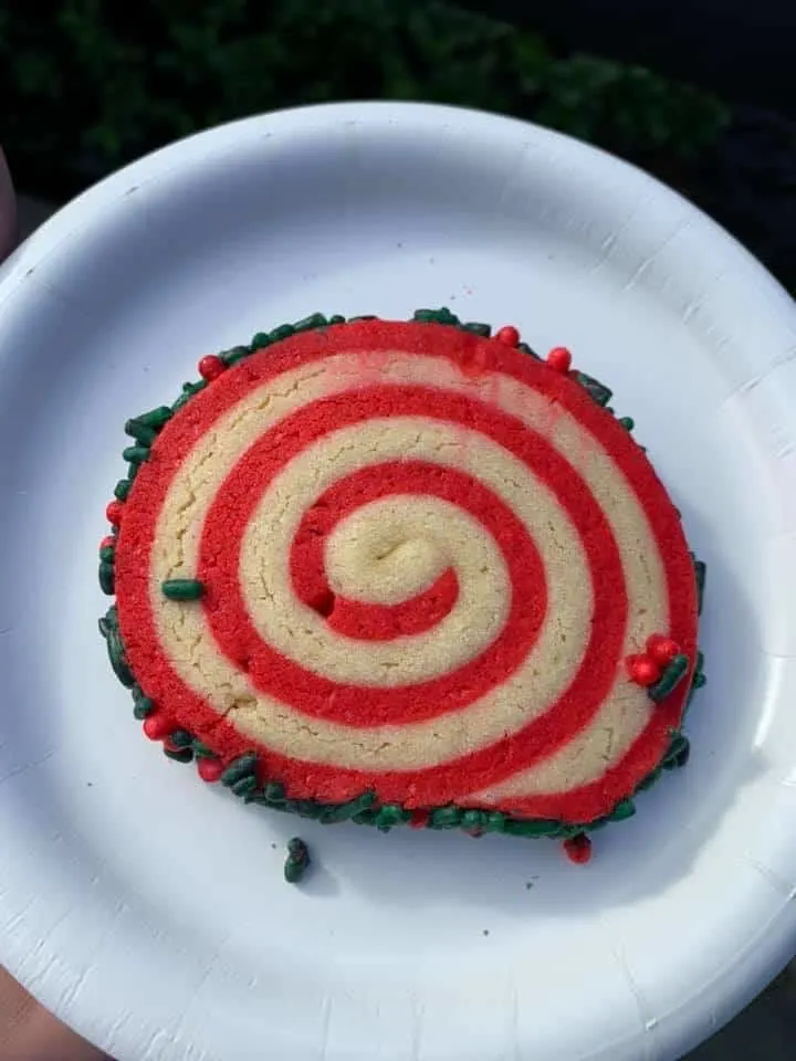 The deliciously fun Holiday Cookie Stroll returns this year to Epcot's International Festival of the Holidays.