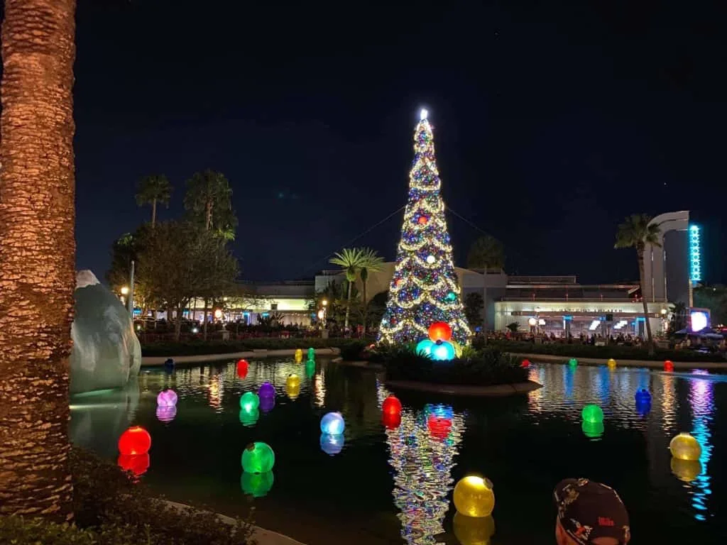 The Ultimate Guide to Celebrating the Holidays at Disney’s Hollywood Studios