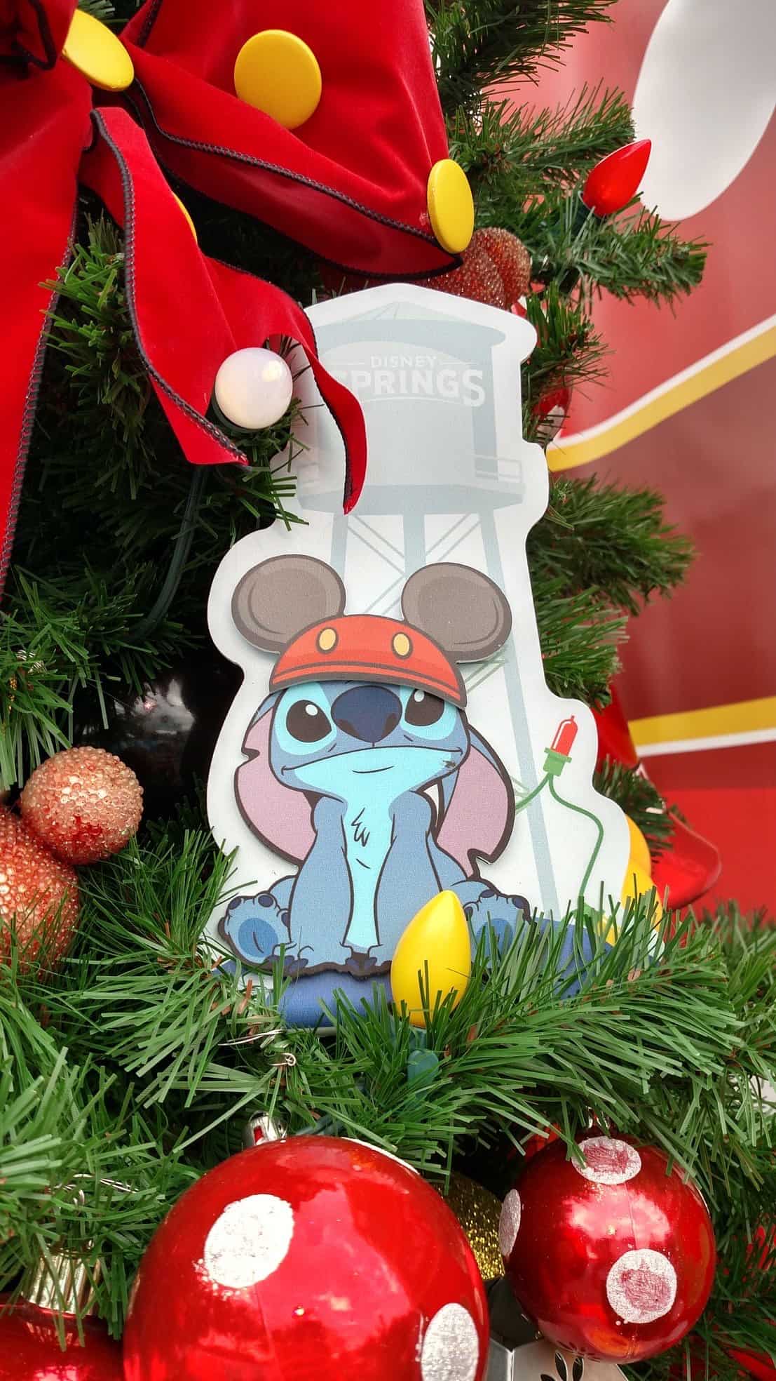 Stitch’s Holiday Gift Hunt a Very Merry Mission • Mouse Travel Matters