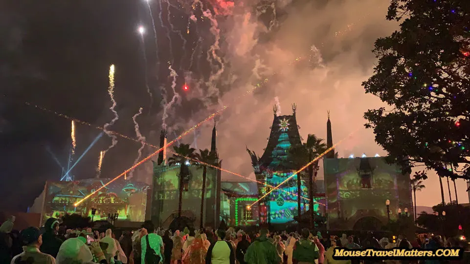 Guide to Jingle Bell Jingle Bam! Spectacular at Walt Disney World's Hollywood Studios. Disney Christmas Show review and tips.