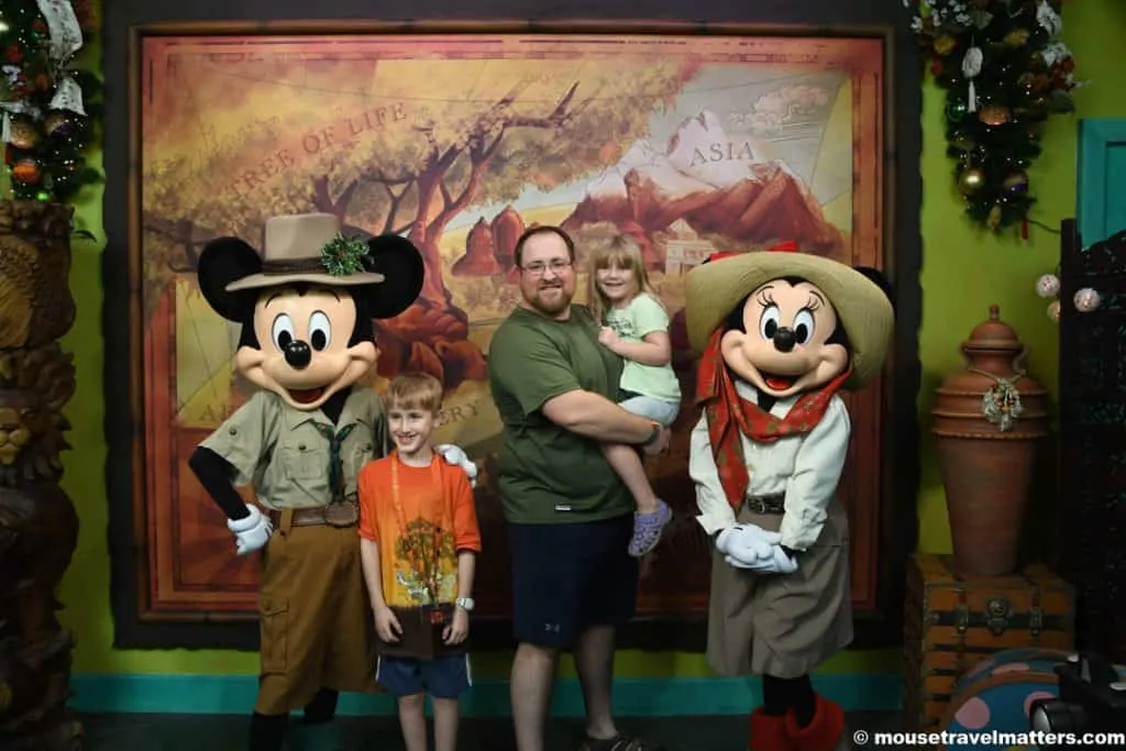 Best Tips for Visiting Disney Animal Kingdom | Food to attractions, exclusive tours and vacation tips for families visiting Walt Disney World Animal Kingdom