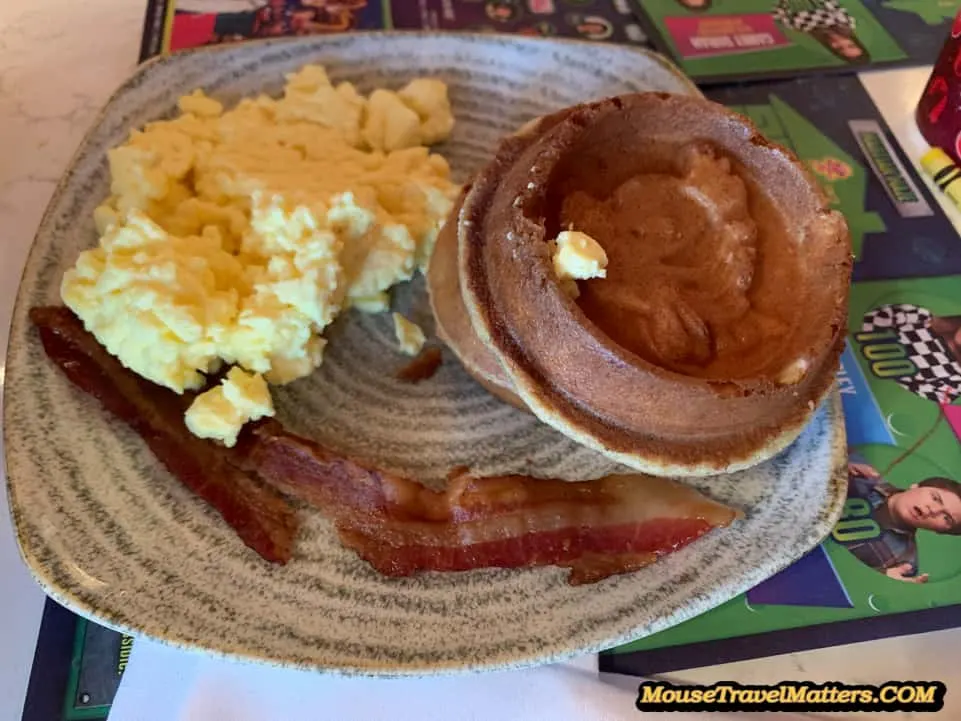 Are you looking for a fun character breakfast outside the parks at WDW? Look no further than the Bon Voyage Adventure Breakfast at the Boardwalk! #disneyworld #disneydining #characterdining #familytravel